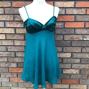 Victoria’s Secret Green Velvet babydoll medium